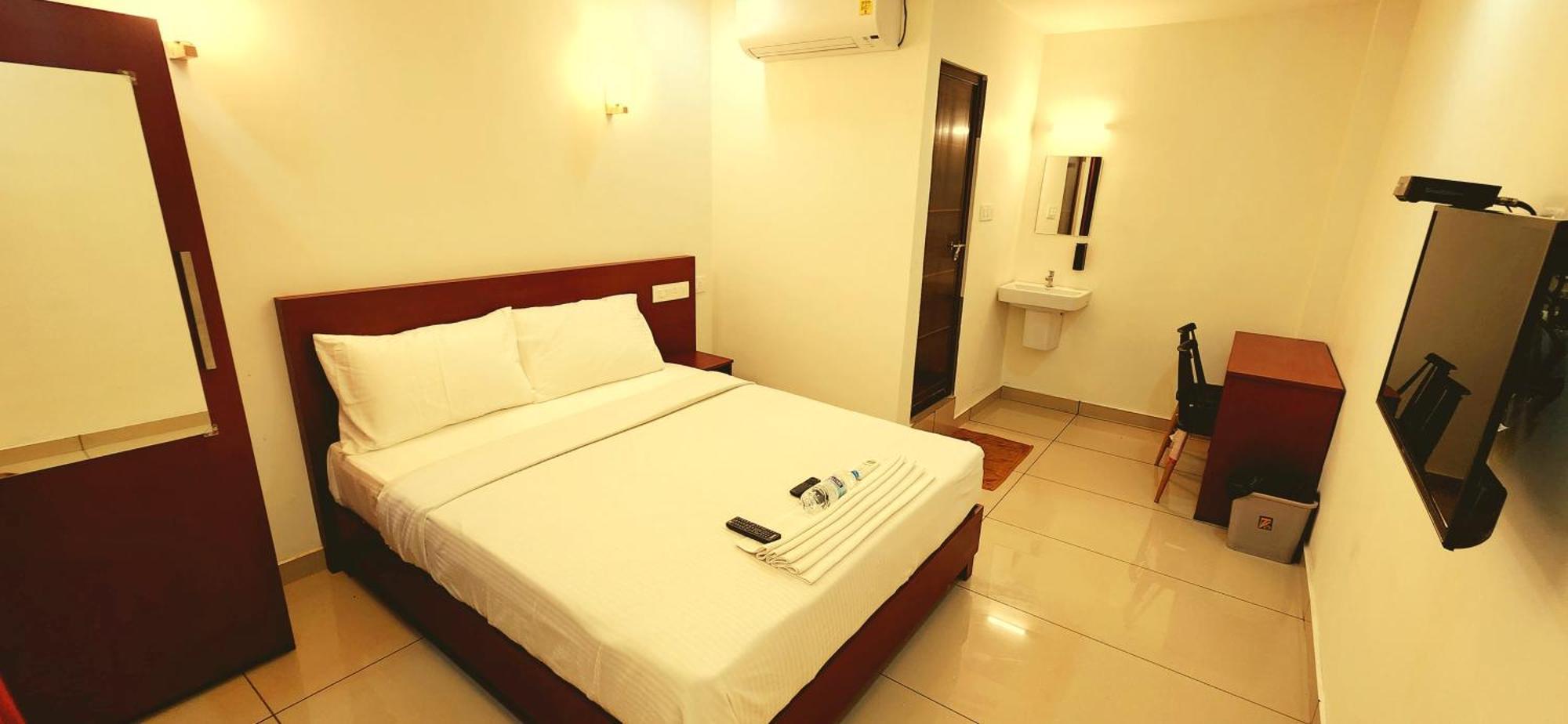 Hotel Apsara Residency Perintalmanna Exterior foto